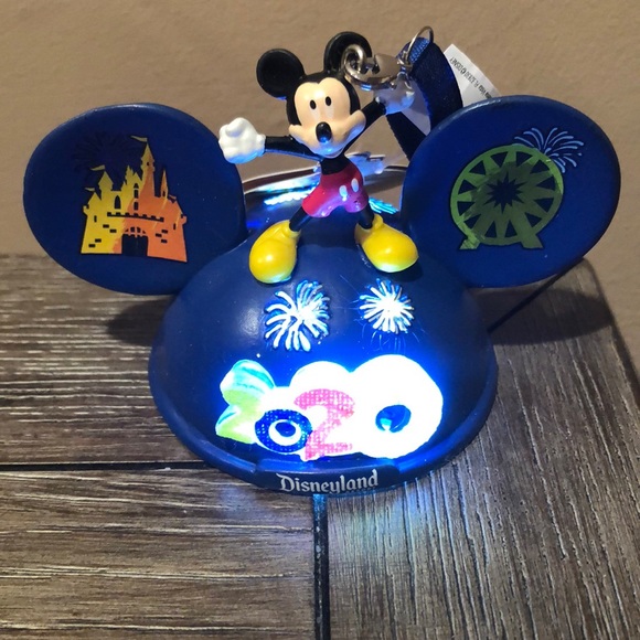 Disneyland 2020 Mickey Ears light up ornament NWT - Picture 1 of 7